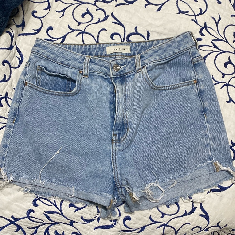 Pacsun ripped hem high waisted relaxed mom shorts in medium indigo
